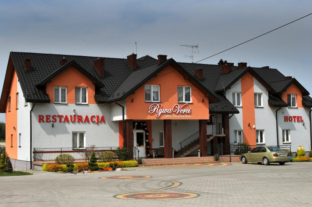 Hotel Restauracja Lorenzo Stopnica Exterior foto